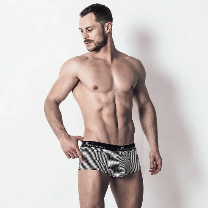 André gestreift