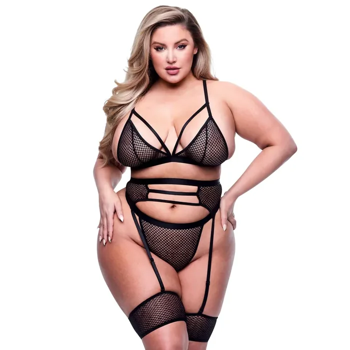 Baci – 3pc Strappy Bra, Garter & Panty Set Black Queen