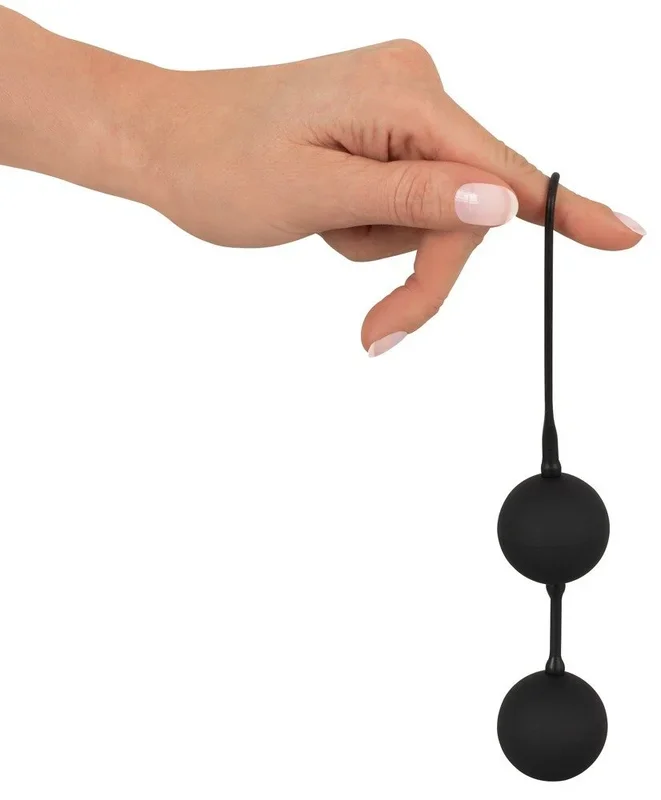 Black Velvets – The Perfect Balls