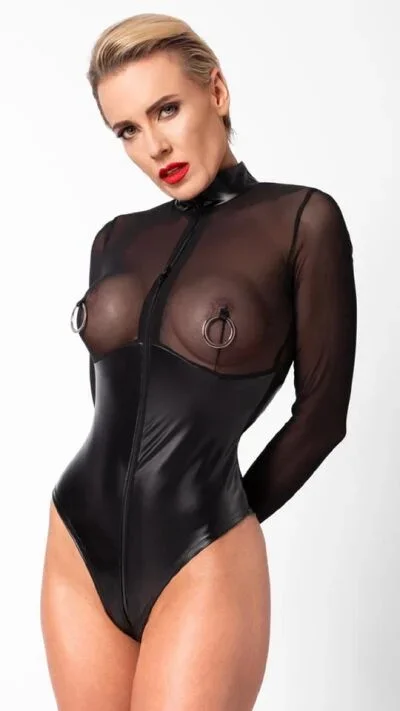 Body mit Ringen