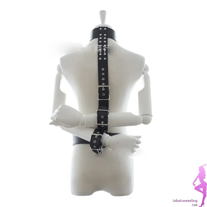 Bondage Fesseln – die Hände auf dem Rücken