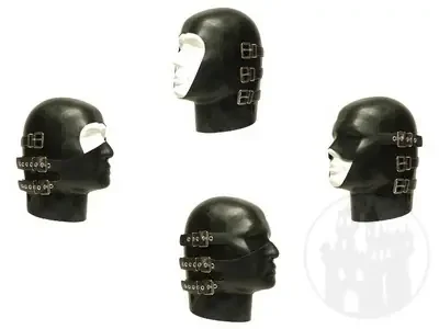 Disziplin – Latex Maske III