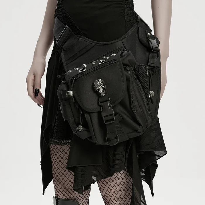 Funktionale Holster-Bag mit markantem Schädel-Detail