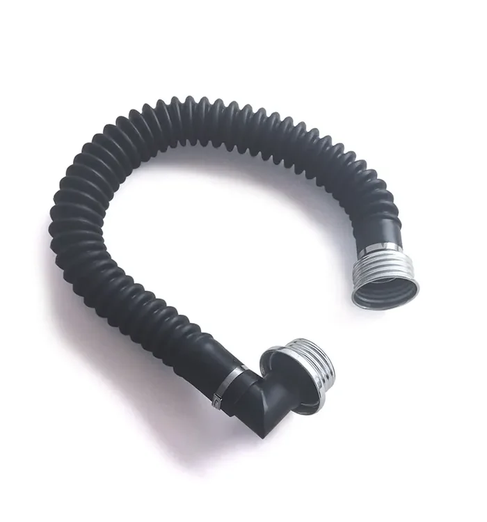 Gasmaskenschlauch mit abgewinkeltem Stecker