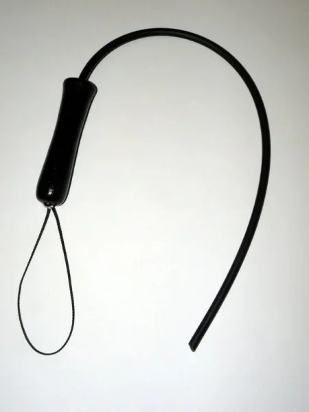 Gummi GENUSSPEITSCHE -Single Pain- 10 mm mit Holzgriff