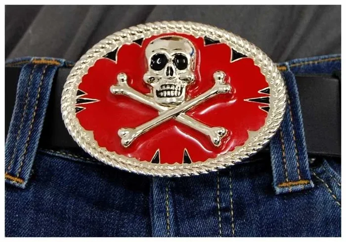 Gürtelschnalle – Red Skull & Bones
