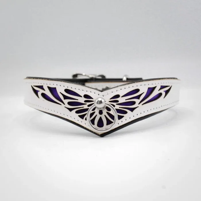 Halsband „incision No. 8“ – weiß / violett – penumbra