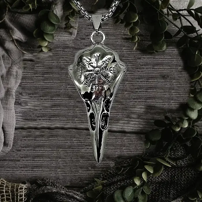 Halskette Rabenschädel mit Vegvisir
