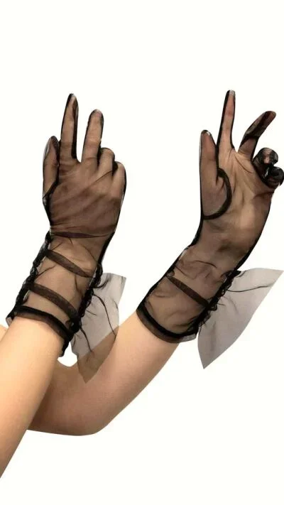 Handschuhe mit Rüschen