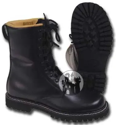 Kampfstiefel – mit Futter