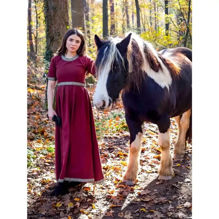 Kurzarmkleid mit Bordüre (Farbe Rot, Grösse S)
