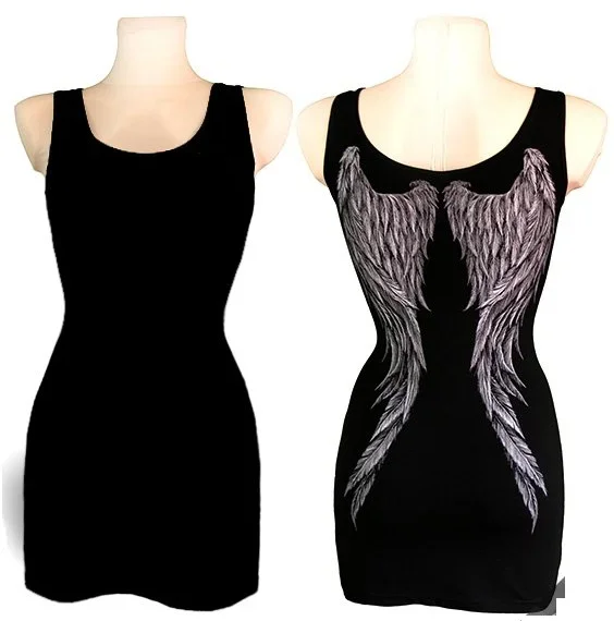 Kurzes Kleid mit Engelsflügeln