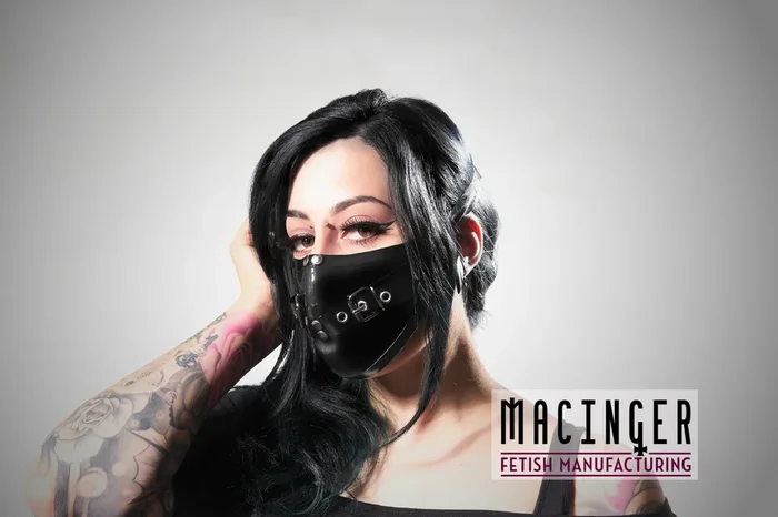 Latex Cyber-Halbmaske – Belt – MACINGER