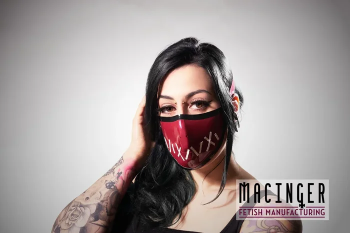 Latex Cyber-Halbmaske – Mouth sewn – MACINGER