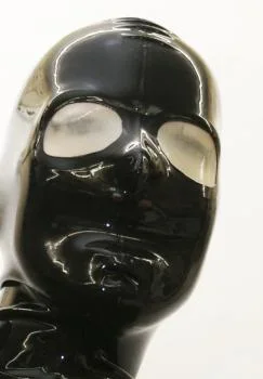 Latexmaske – transparente Augen