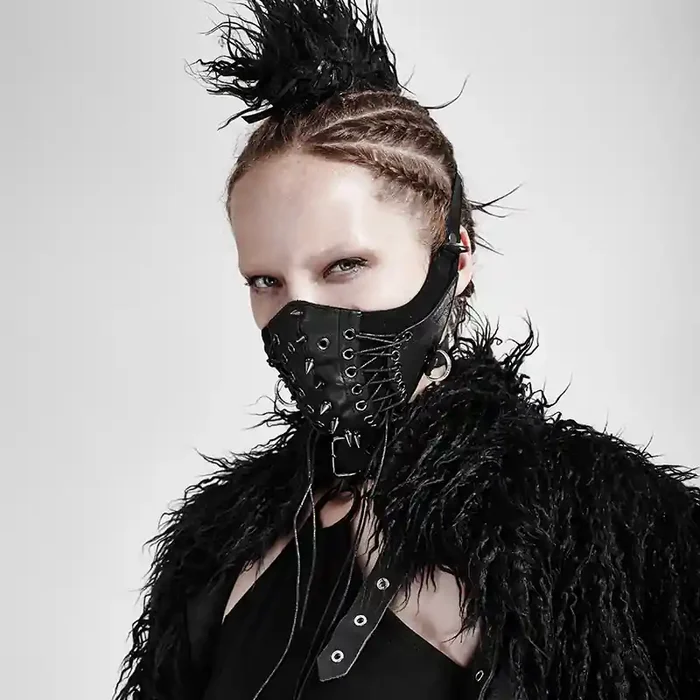 Maske mit Spikes