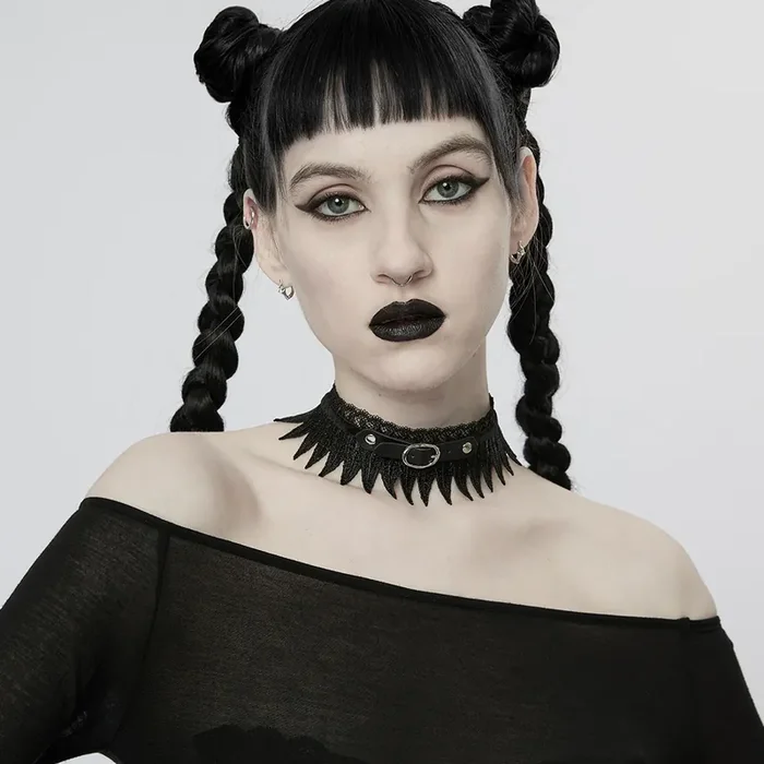 Nu-Goth-Choker mit dunklem Flair