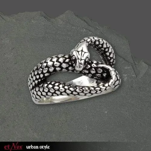 Ring ‘Snake‘