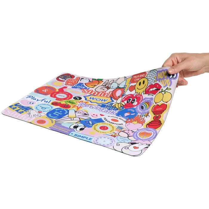 Sinful Sticker-Bomb bedrucktes Mauspad