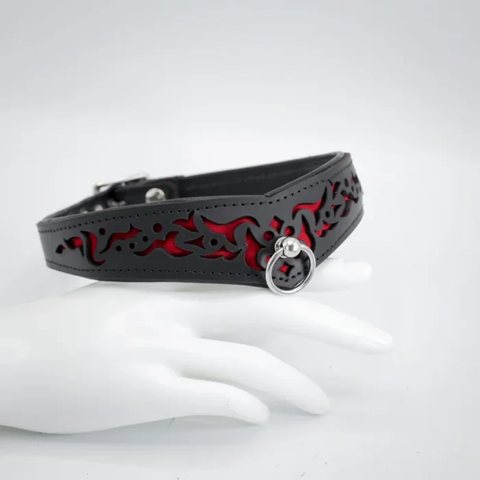 Sinnliches BDSM-Halsband: Personalisierbar für deine Bedürfnisse