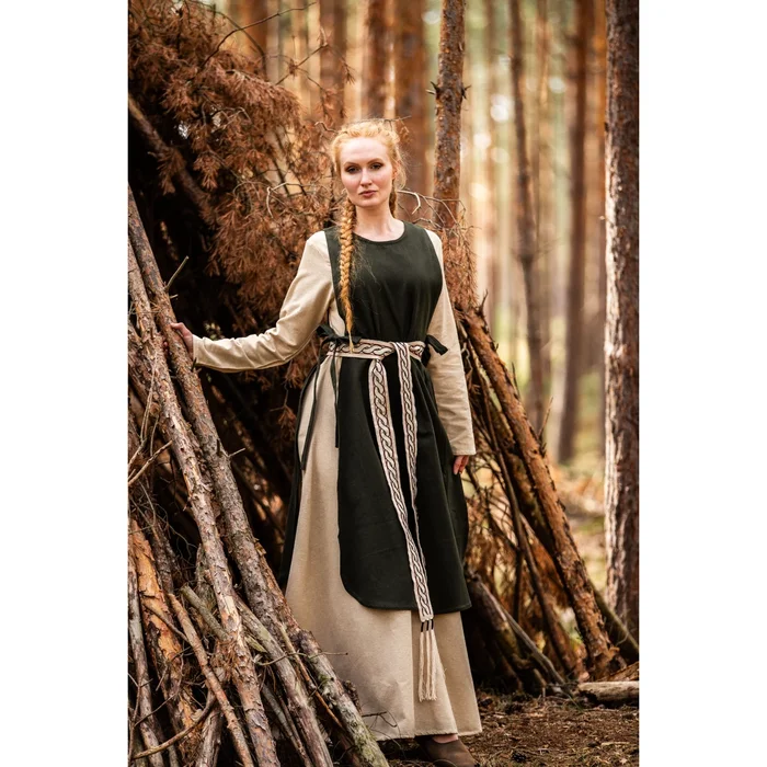 Überkleid mit Trägern und seitlicher Bindung