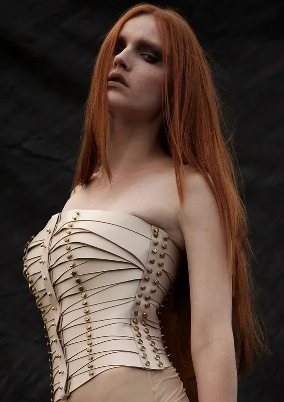 UNA BURKE Attelle corporelle Cuir