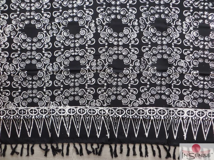 XL Premium Lunghi | Sarong „Wailele“ – schwarz-weiß